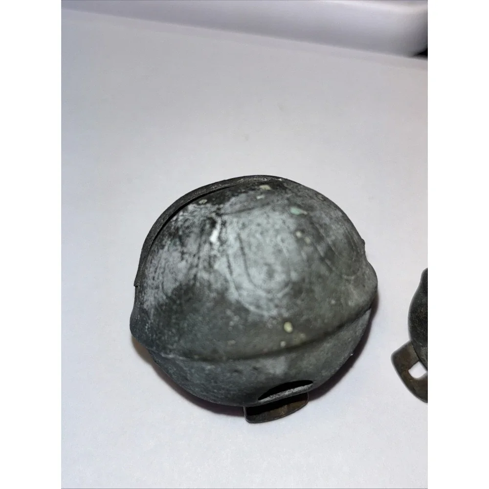 (4) ‎ vintage  brass petal  sleigh bells Shank mount, Not marked. 3778